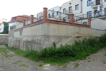 Roh katovské uličky (© Jaroslav Šefčík, 07/2009)