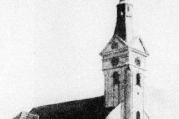 V roce 1896 byla jeho věž zvýšena a zavěšeny na ní zvony (© J.Chmiel, J.Szymik - Stará Karviná ve fotografii.)