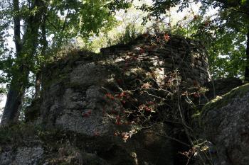 Obranná okrouhlá věž na předhradí ( © Iva Spurná 26.9.2009)
