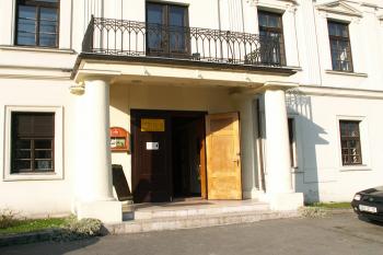 Hlavní vstup do zámku ( © Miroslav BITTER 04/2006)