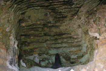 Grotta ( © Petr Turyna 06/2005)