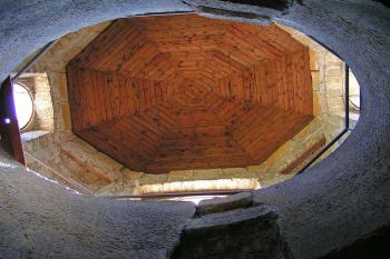 Pohled z kostela na lucernu ( © Petr Turyna 06/2005)