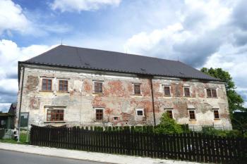 západní průčelí potštátského zámku ( © Jan P. Štěpánek 06/2009)