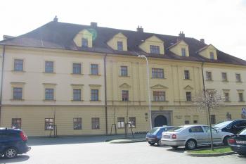 čelní sev.strana zámku (© D Dohňanský, 04/2016)