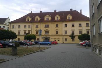 Pohled z ulice P. Bezruče ( © Ivo Rozehnal 08/2018)
