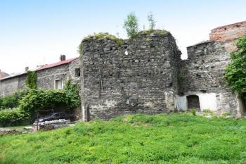 pětiboká bašta v jihovýchodním obvodu hradeb ( © Jan P. Štěpánek 07/2008)