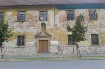 Pohled z Bratrské ulice ( © Ivo Rozehnal 08/2018)