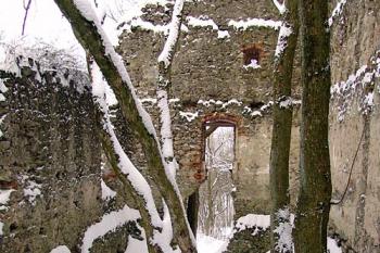 Interiér budovy v předhradí ( © Roman Řezáč 02/2005)