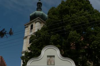 kostel sv. Ladislava v Čachticích (© Jan Ptáček, 07/2010)