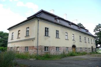 celkový pohled na zámek ( © Jan P. Štěpánek 08/2009)