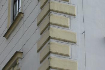 nárožní armování /bosované zdivo/ (© D Dohňanský, 12/2014)