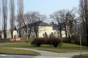 Celkový pohled na nynější trojkřídlý patrový zámek Hlučín ( © Miroslav BITTER 03/2008)