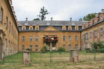 Nádvoří ( © Luděk Pitter 08/2006)