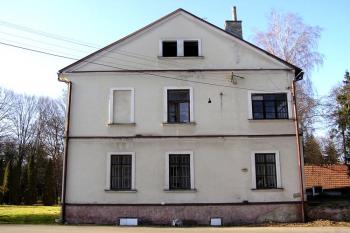 východní štít jižního křídla zámku ( © Jan P. Štěpánek 02/2008)