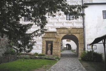 brána na druhém nádvoří (© de ardoise 05/2005)