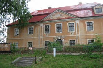 hlavní průčelí zámku v r.2011 (© D Dohňanský, 08/2011)