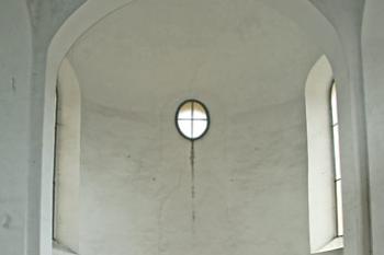 Galerie v kapli ( © Luděk Pitter 09/2006)