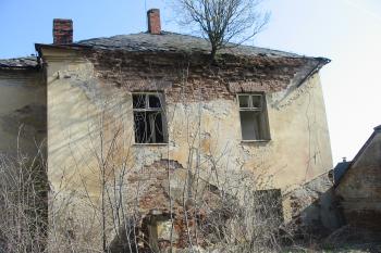 jižní,boční strana zámku (© D Dohňanský, 04/2015)