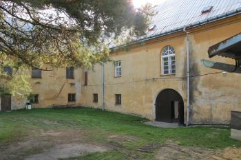 nádvorní strana zámku (© D Dohňanský, 10/2017)