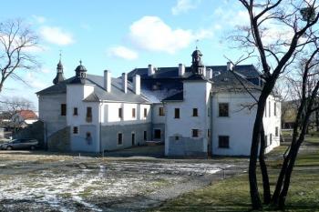 zahradní průčelí zámku ( © Jan P. Štěpánek 02/2008)