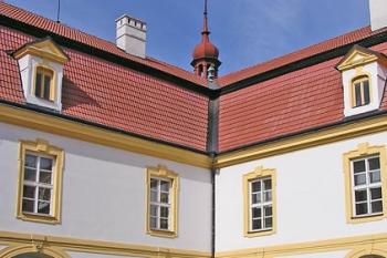 Velké nádvoří ( © Luděk Pitter 05/2004)