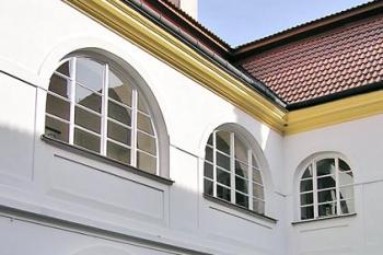 Malé nádvoří ( © Luděk Pitter 05/2004)