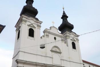 dvouvěžové průčelí klášterního kostela ( © Jan P. Štěpánek 07/2009)