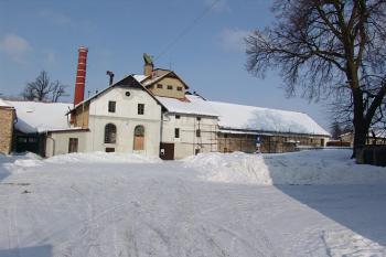 Pivovar v areálu zámku ( © Roman Řezáč 03/2005)