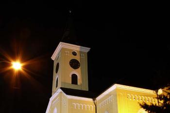 Lišovský kostel v noci (© Jiří Cukr, 03/2010)