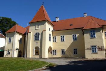 Zámek od jihu (© Jiří Cukr, 08/2013)