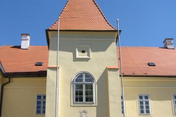 detail hlavní zámecké věže (© D Dohňanský, 07/2015)