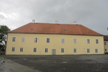 Severní průčelí zámku ( © Dušan Dohňanský 08/2019)