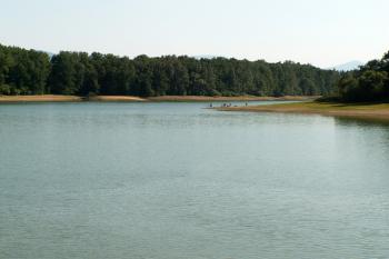 Pohled do míst, kde stával zámek Horní Soběšovice (dnes pod hladinou Žermanické přehrady) ( © Miroslav BITTER 08/2007)