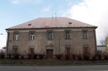 průčelí tzv. nového zámku ( © Miroslav BITTER 04/2006)