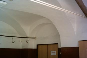 Ukázka z interiéru (dnes budova slouží převážně jako administrativní budova a šatny zaměstnanců železárny) ( © Miroslav BITTER 2005)