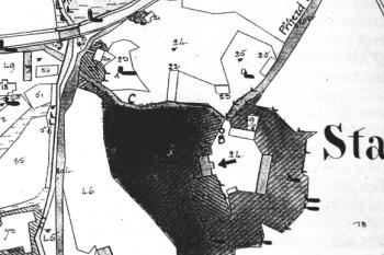 Zámek se dvorem na mapě stabilního katastru z roku 1836 ( © Zaniklé hrady, zámky a tvrze na Moravě a ve Slezsku (F. Musil, M. PLaček))