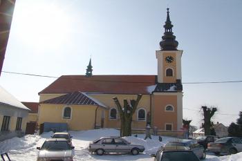 Celkový pohled na kostel ( © Roman Řezáč 03/2005)