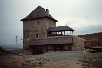 Zřícenina hradu Starý Jičín (© Vlastislav Mareček, 10/1997)