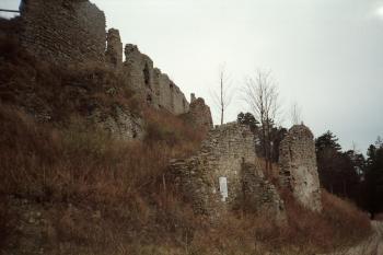 Zřícenina hradu Starý Jičín (© Vlastislav Mareček, 10/1997)