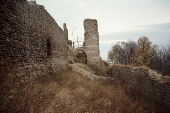 Zřícenina hradu Starý Jičín (© Vlastislav Mareček, 10/1997)