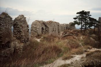 Zřícenina hradu Starý Jičín (© Vlastislav Mareček, 10/1997)