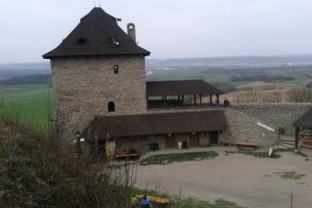 Vstupní věž Starého Jičína ( © Ivo Rozehnal 04/2018)
