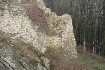 Zakončení parkánové hradby na jv. ( © Dušan Dohňanský 02/2020)