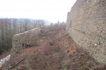 Prostor vých. parkánu ( © Dušan Dohňanský 02/2020)