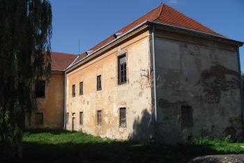 západní zámecké křídlo (© D Dohňanský, 07/2014)