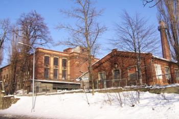 Areál největší z textilek na horním konci Staroměstské ulice ( © Jan P. Štěpánek 01/2006)