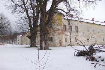 Nárožní víceboká věž ( © Roman Řezáč 03/2005)
