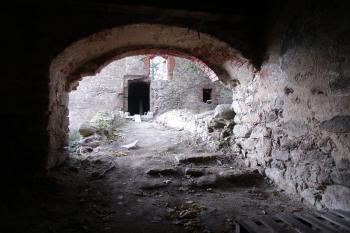 Pohled na most z místnosti protilehlého domu ( © Jiří Čížek 09/2008)
