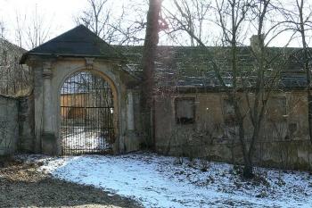 Severozápadní vstupní brána ( © Petr Turyna 02/2006)