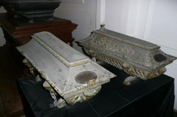 rakve  s ostatky Dietrichštejnů ( © Jan P. Štěpánek 07/2008)
